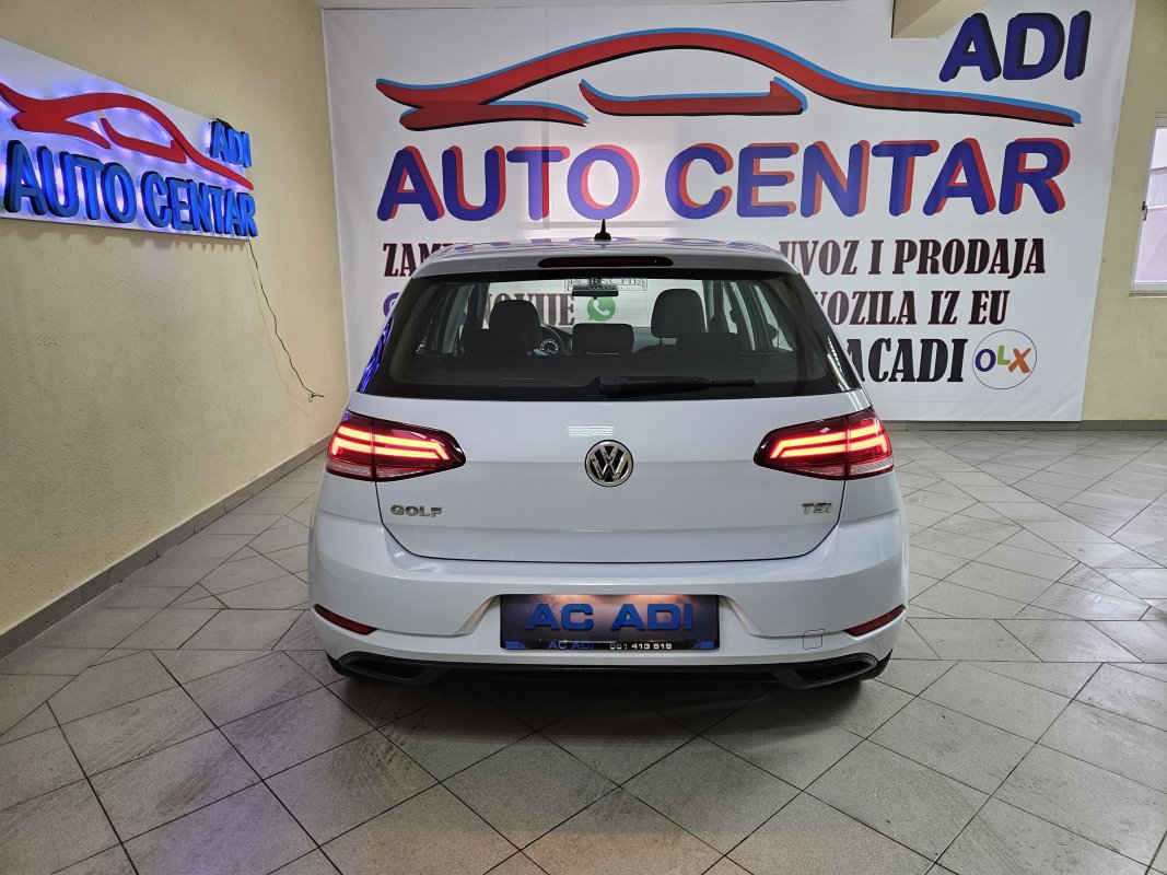 Automobil