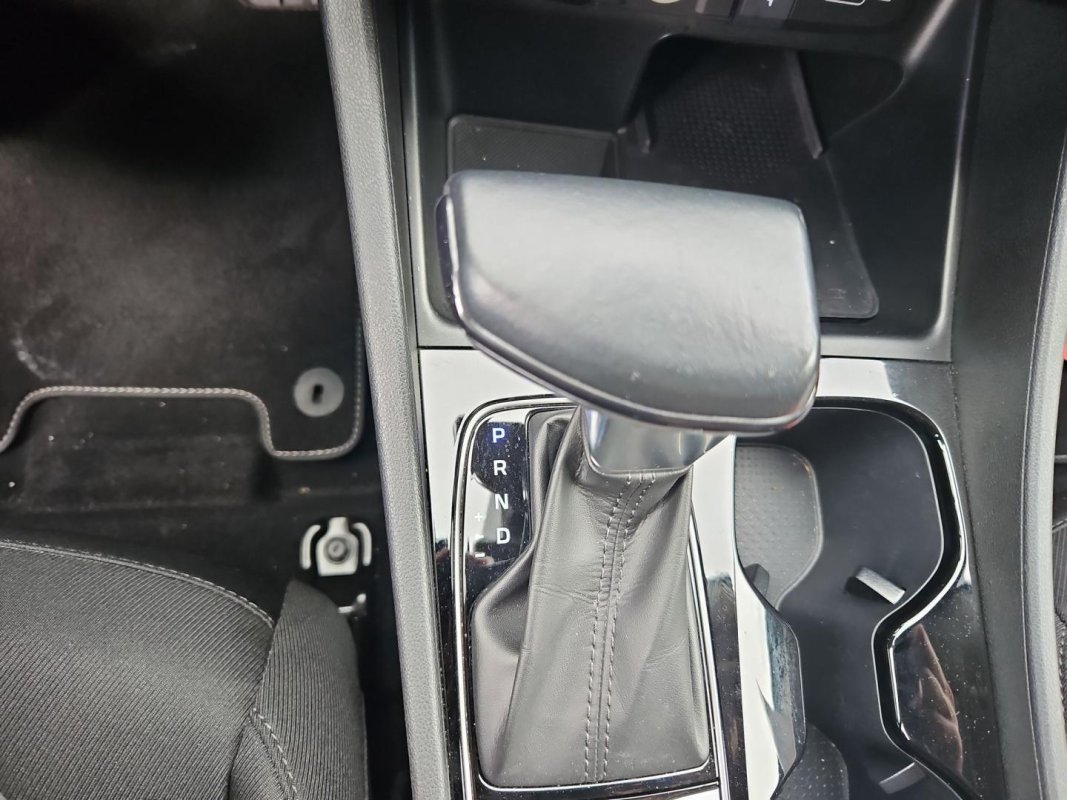 Automobil