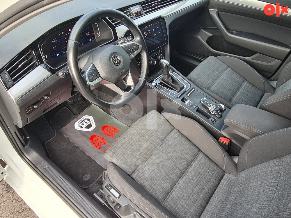 Automobil