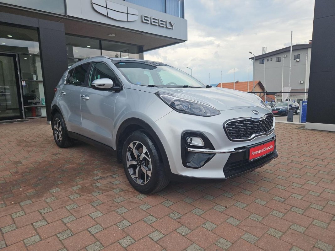 Automobil