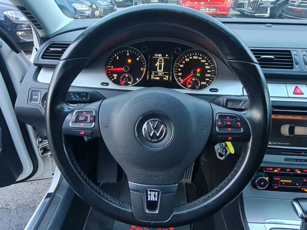 Automobil