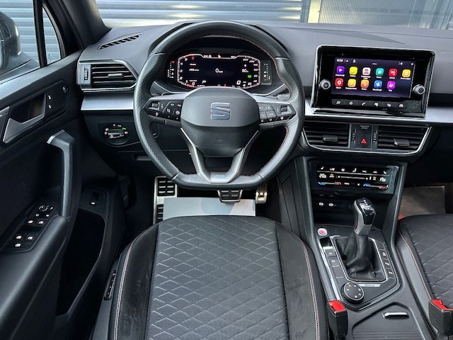 Automobil