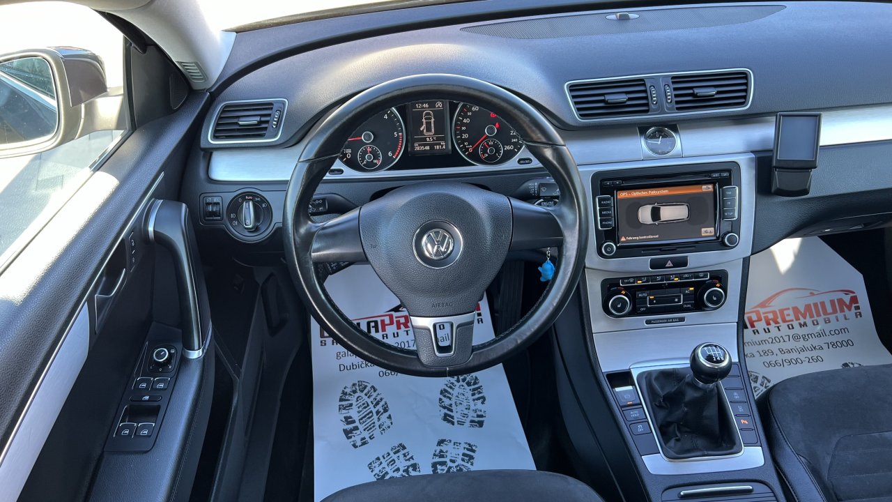 Automobil
